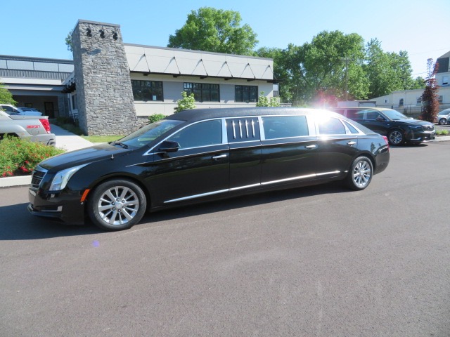 2004 CADILLAC S&S LIMOUSINE