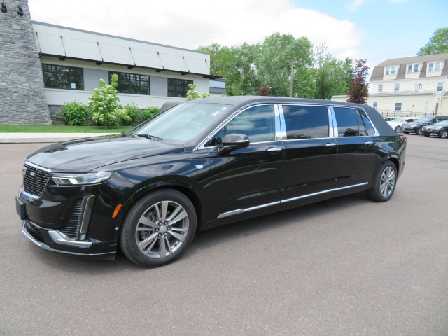 2001 CADILLAC LIMO 