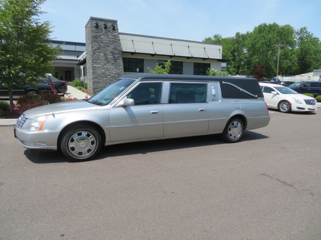 2009 Cadillac DTS Funeral Coach (Fleet)'s photo