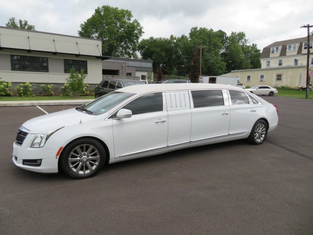 2017 Cadillac XTS's photo